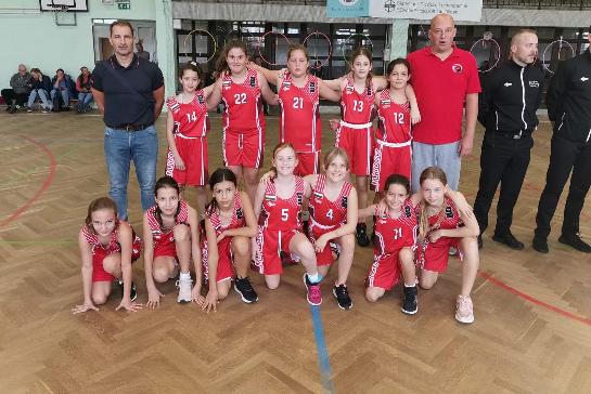 A lnyok is szp eredmnyeket rnek el a kosrlabda sportban