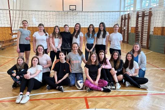 A diákönkormányzat sporttal ünnepelte a lányokat